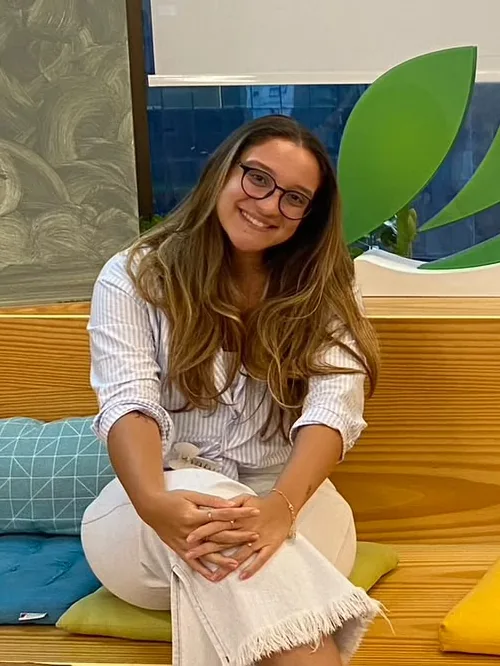 Thaís